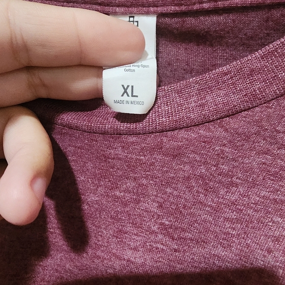 Woman's tshirt - Picture 3 of 3